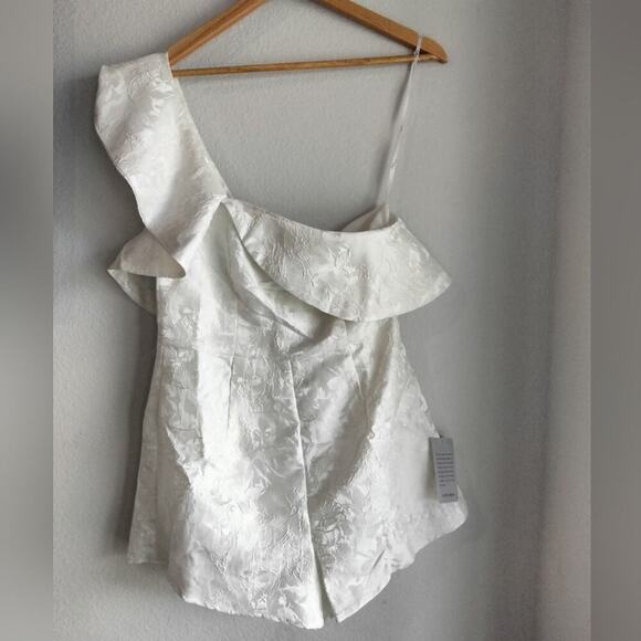 Sale !Lulu's One Shoulder Romper NWT - Picture 3 of 8